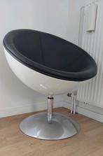 Half moon / egg chair. Loungestoel., Ophalen of Verzenden, Zo goed als nieuw, Leer
