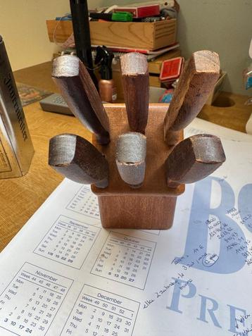 Messenblok met steakmessen  beschikbaar voor biedingen