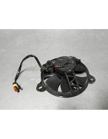 Hypermotard 821 2013 - 2015 Ducati Radiator D1-41811 beschikbaar voor biedingen