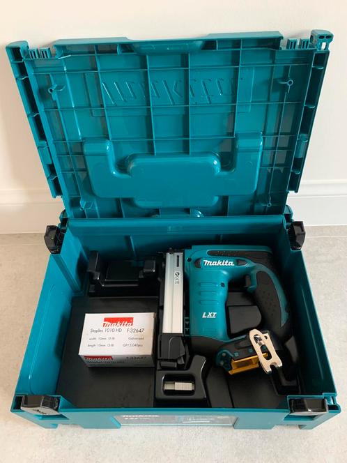 Makita 18v accu nietmachine, Doe-het-zelf en Bouw, Gereedschap | Overige machines, Zo goed als nieuw, Ophalen