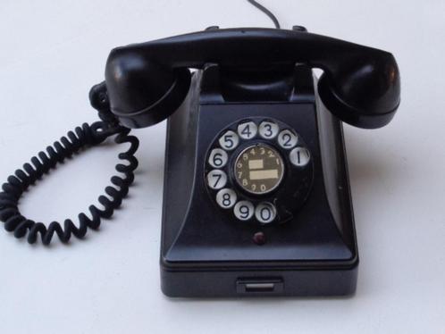 Ancien téléphone en bakélite « Bell Telephone » avec plateau, Télécoms, Téléphones fixes | Filaires, Utilisé, Bakélite, Avec cadran rotatif