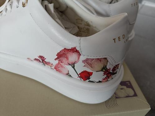 SNEAKER TED Baker lorny 39 BLOEMENMOTIEF FLOWERS, Vêtements | Femmes, Chaussures, Neuf, Sneakers et Baskets, Blanc, Enlèvement ou Envoi