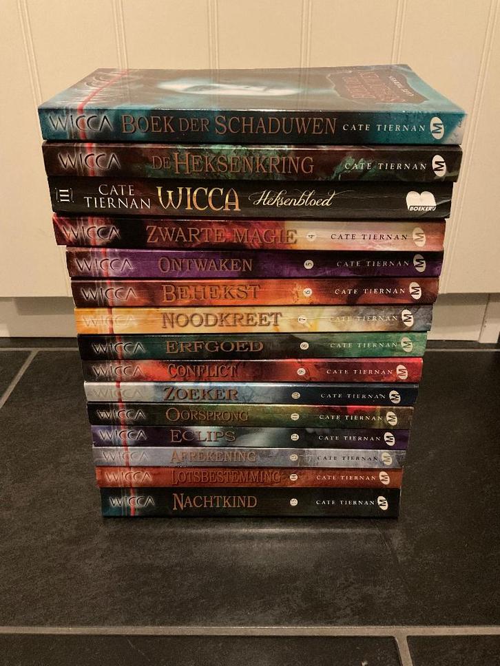 Volledige reeks Wicca boeken Cate Tiernan 1-15, Boeken, Fantasy, Gelezen, Verzenden