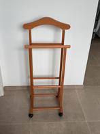 Valet porte vêtements sur roulettes, Vêtements | Femmes, Portants à vêtements, Enlèvement, Comme neuf