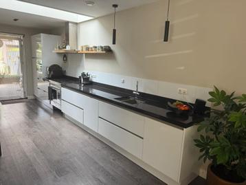 Moderne greeploze witte hoogglans keuken 6,30mtrGEDEMONTEERD beschikbaar voor biedingen