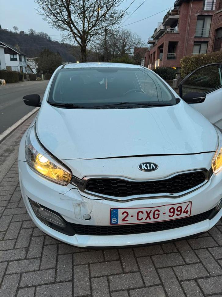 Cherche phare et pare-choc Kia Proceed 2014, Auto's, Kia, Particulier, Ophalen
