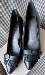 Tamaris pumps, Ophalen of Verzenden, Zo goed als nieuw, Pumps