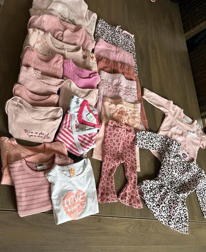 Roos kledingpakket 50/56, Kinderen en Baby's, Babykleding | Baby-kledingpakketten, Zo goed als nieuw, Maat 50, Ophalen of Verzenden