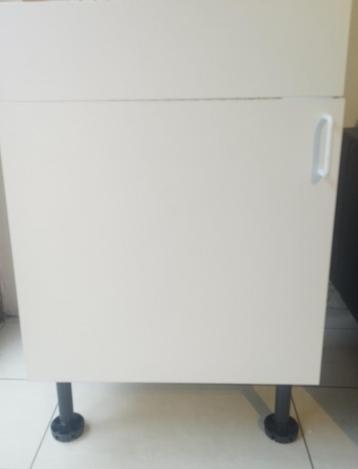 Sanitaires  beschikbaar voor biedingen