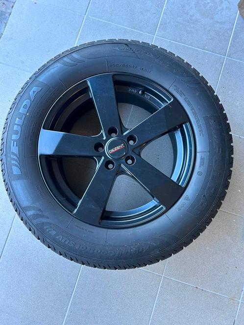 Bieden; velgen en banden Volvo xc 60, model 2018, Auto-onderdelen, Banden en Velgen, Velg(en), Winterbanden, 17 inch, 235 mm, Terreinwagen