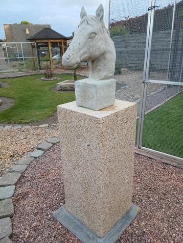 zuil,sokkel,natuursteen,graniet, tuinbeeld,stenen paardenkop, Ophalen, Nieuw