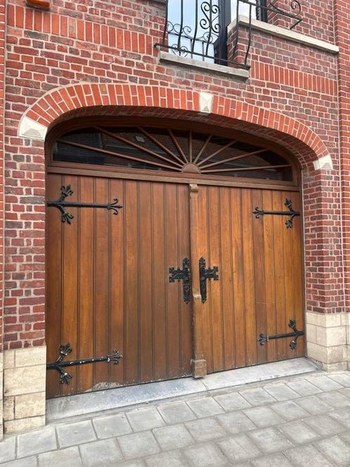 Garagepoort (massief hout - handmatig), Doe-het-zelf en Bouw, Deuren en Vliegenramen, Gebruikt, Garagedeur, 215 cm of meer, 120 cm of meer