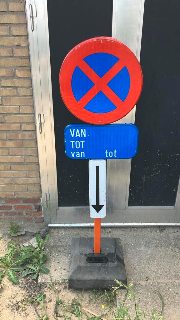 Verkeersborden parkeerverbod E3, Doe-het-zelf en Bouw, Gereedschap | Handgereedschap, Ophalen of Verzenden