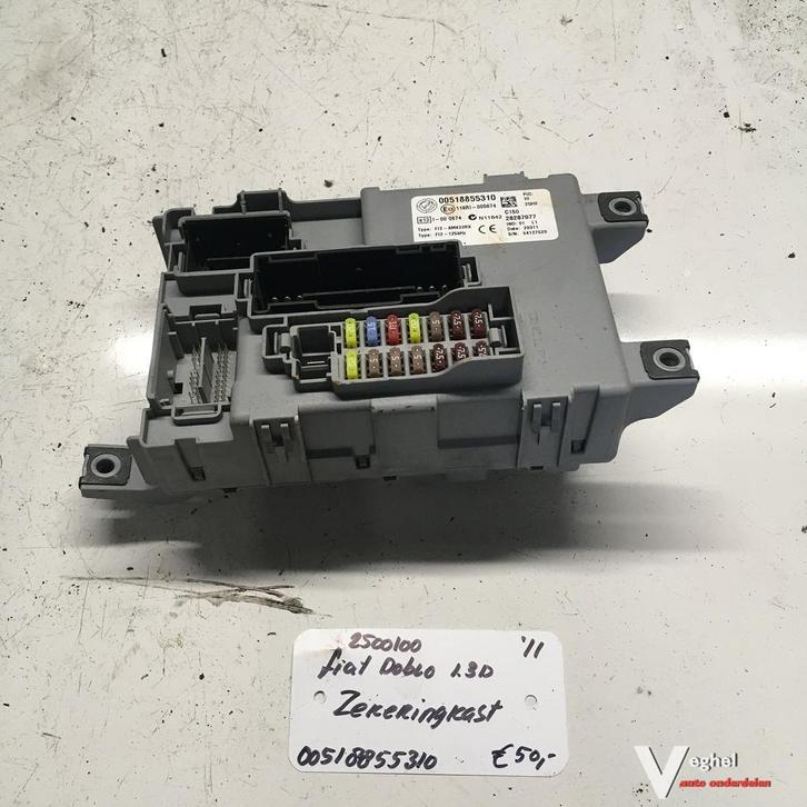 Fiat Doblo 1.3 Diesel 2011 2500100  Zekeringkast  0051885531, Auto-onderdelen, Elektronica en Kabels, Gebruikt, Ophalen of Verzenden