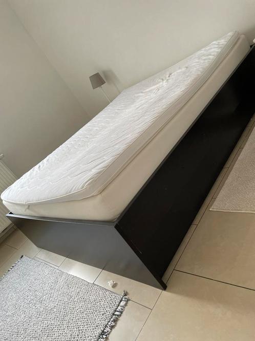 Lit 210cm X 160cm + matelas sultan, Huis en Inrichting, Slaapkamer | Matrassen en Bedbodems, Gebruikt, Bedbodem, 160 cm, 200 cm