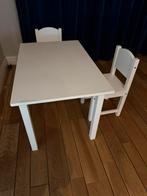 Ikea kindertafel met 2 stoeltjes, Kinderen en Baby's, Ophalen, Zo goed als nieuw, Stoel(en)