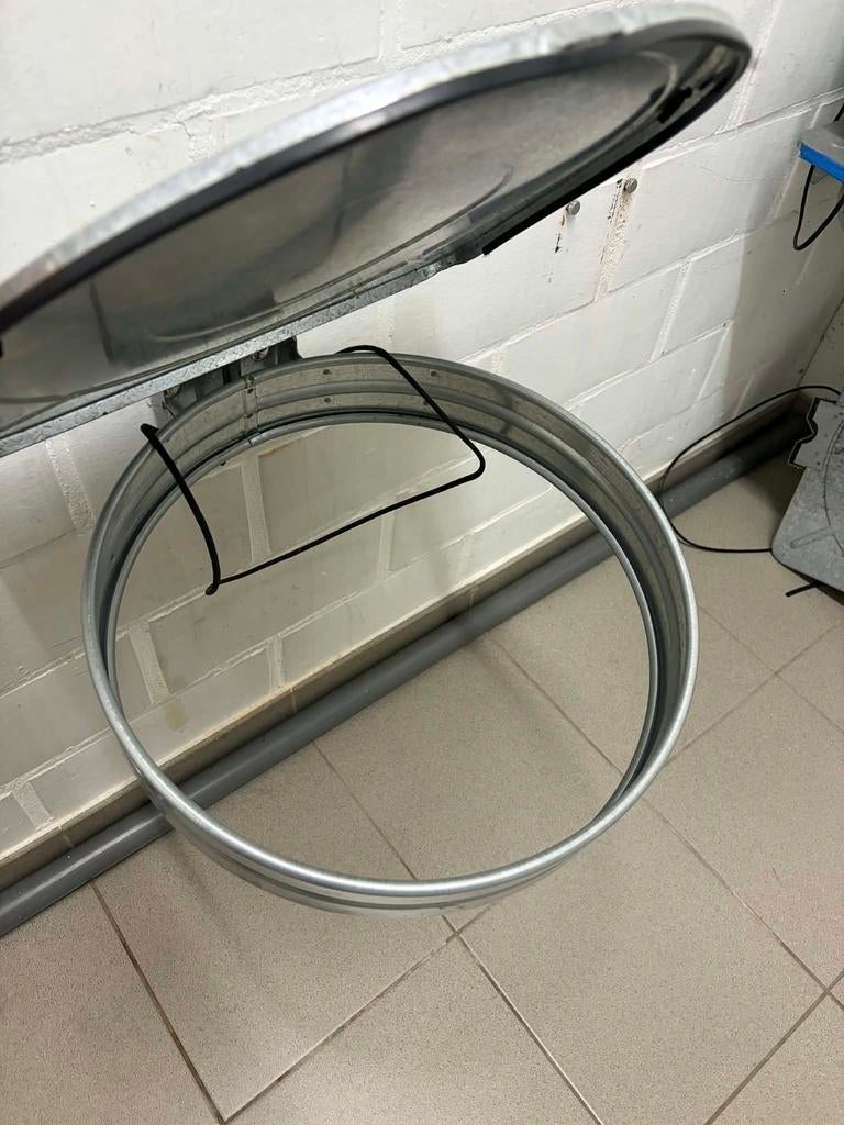 Verzinkte wandzakhouder, Huis en Inrichting, Ophalen, Gebruikt