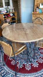 Tafel rond met 4 stoelen  met smeedijzeren poten, Huis en Inrichting, Ophalen, Gebruikt, Vier personen, Teakhout