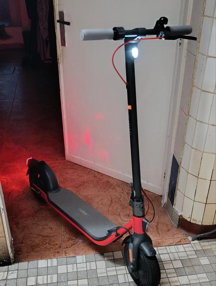 Ninebot d38e, Fietsen en Brommers, Steps, Zo goed als nieuw, Elektrische step (E-scooter), Ophalen