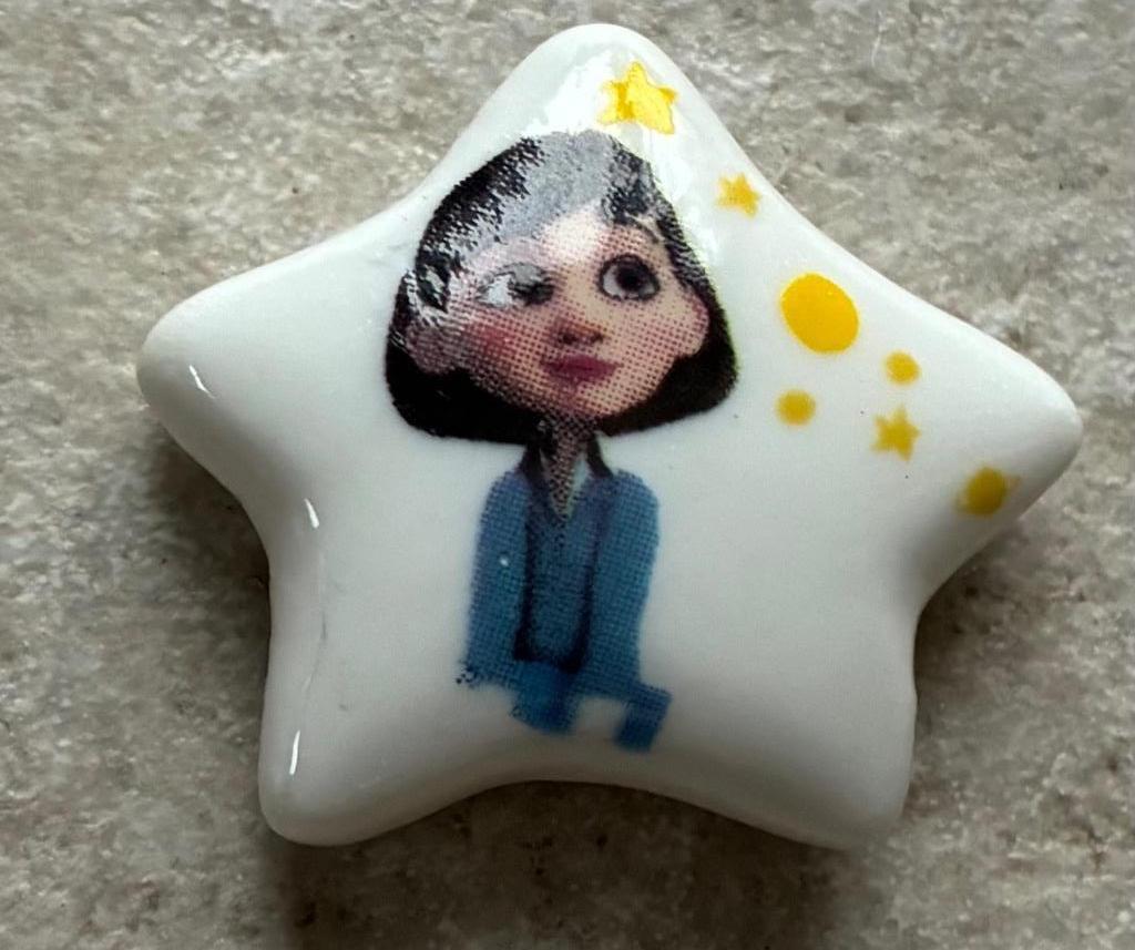 fève La petite fille - Série Le Petit Prince - blanc bleu, Collections, Collections complètes & Collections, Enlèvement ou Envoi