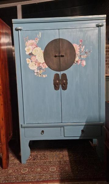 Chinese kast met bloemenprint beschikbaar voor biedingen