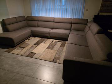 U-vormig salon beschikbaar voor biedingen