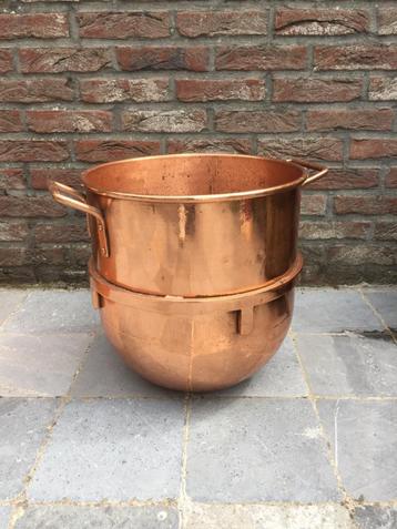 grote pot verkoperd beschikbaar voor biedingen