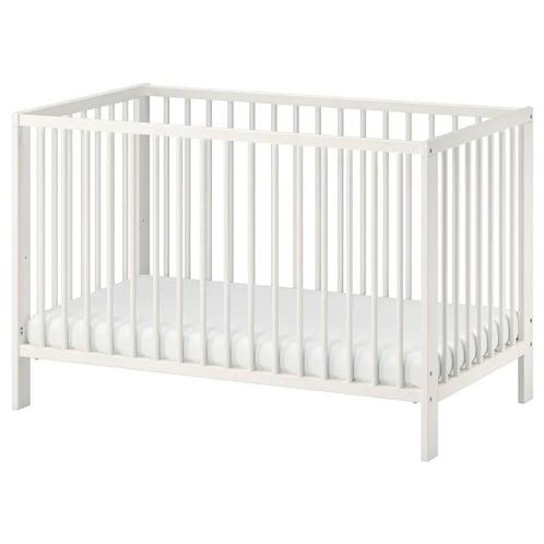 Weinig gebruikte babybed Ikea 'Gulliver' + matras Ikea, Kinderen en Baby's, Kinderkamer | Bedden, Zo goed als nieuw, Minder dan 140 cm