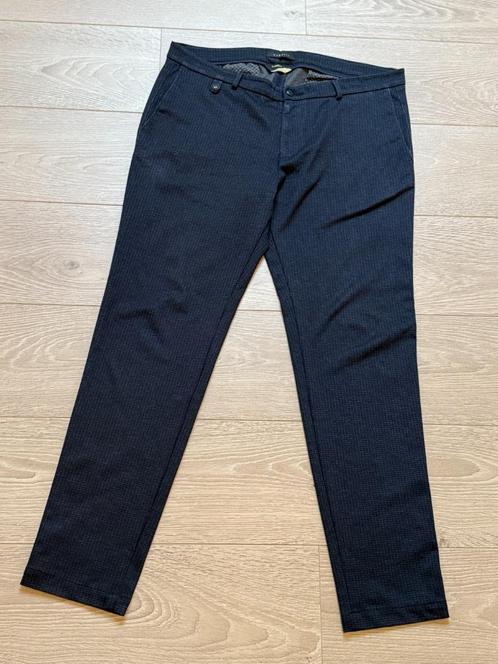 Donkerblauwe herenbroek Bugatti (maat 38), Kleding | Heren, Broeken en Pantalons, Gedragen, Overige maten, Blauw, Ophalen of Verzenden