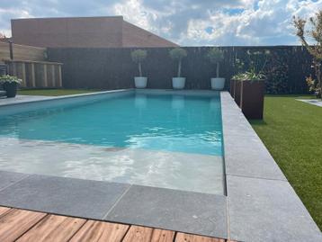 Nieuwbouw koppelwoning met zwembad beschikbaar voor biedingen