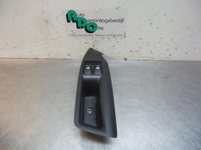 Commutateur vitre électrique d'un Chevrolet Aveo (Aveo 06-), Autos : Pièces & Accessoires, Tableau de bord & Interrupteurs, Chevrolet
