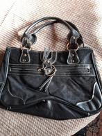 Handtas, dames, NIEUW, zwart ,2 zakjes binnenin, Handtassen en Accessoires, Tassen | Damestassen, Ophalen of Verzenden, Nieuw