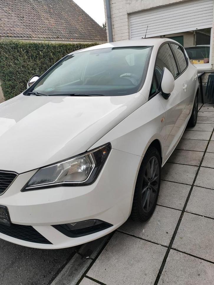 Seat Ibiza 2015 benzine, Auto's, Seat, Particulier, Ibiza, Benzine, Euro 5, 5 deurs, Handgeschakeld, Wit, Zwart, Leder en Stof