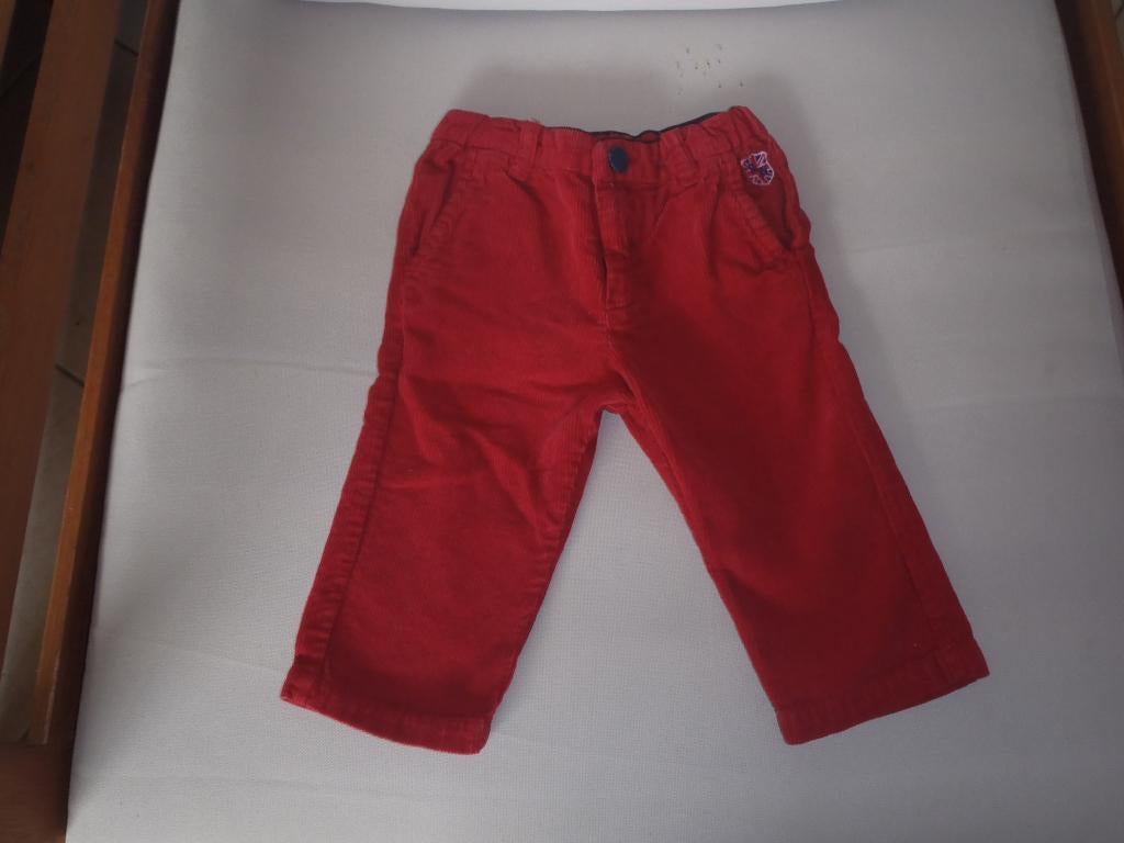 rode broek maat 68, Kinderen en Baby's, Babykleding | Maat 68, Zo goed als nieuw, Jongetje, Broekje, Ophalen of Verzenden