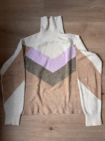 Rolkraag trui beschikbaar voor biedingen