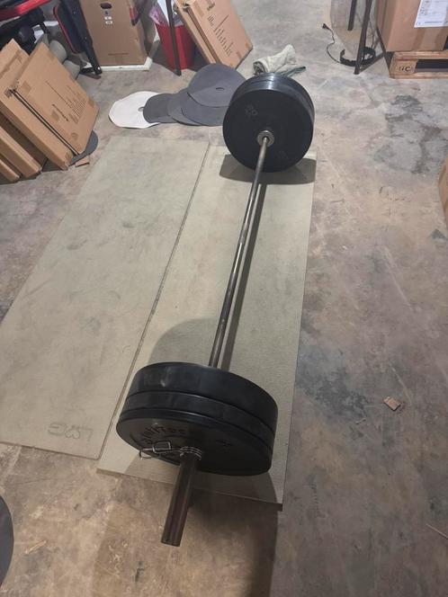 Olympische barbell 220cm met 70kg bumper plates, Sport en Fitness, Fitnessmaterialen, Zo goed als nieuw, Ophalen