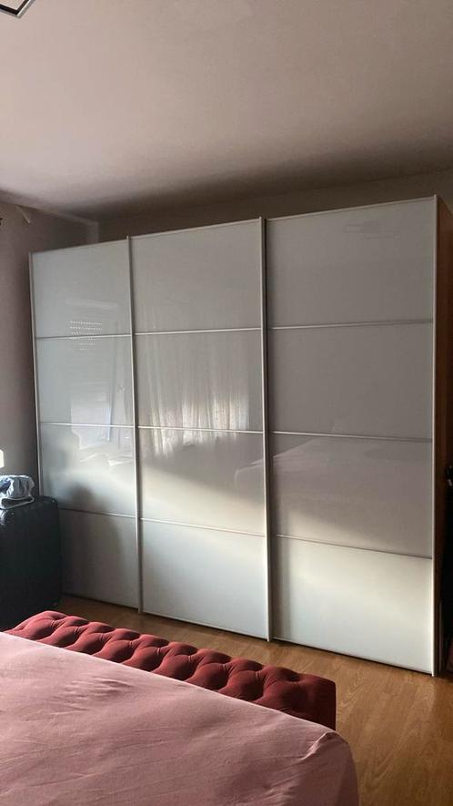 Mooie goed onderhouden driedeur kast, Huis en Inrichting, Kasten | Kleerkasten, Zo goed als nieuw, Ophalen