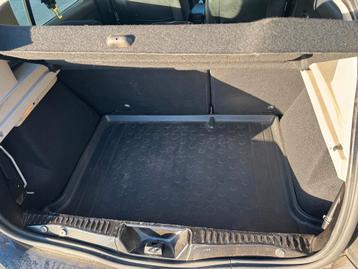 Dacia Sandero Stepway koffermat beschikbaar voor biedingen