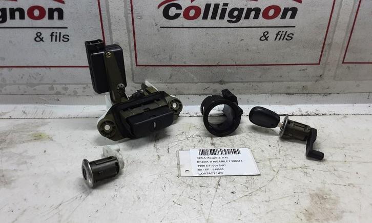 CONTACTSLOT Megane Break / Grandtour (KA) (7700425327), Auto-onderdelen, Overige Auto-onderdelen, Renault, Gebruikt