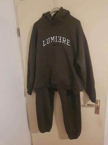 Lumi3re Hoodie + Jogging XL  Nieuw / Neuf  Mocca beschikbaar voor biedingen