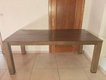 Tafel + 10stoelen  beschikbaar voor biedingen