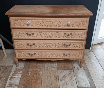 Commode  beschikbaar voor biedingen