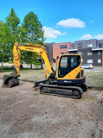 Graafmachine Hyundai R80CR-9A + aanhangwagen beschikbaar voor biedingen