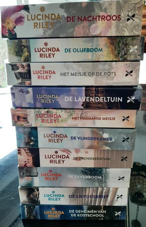 Lucinda Riley - 10 boeken eenmaal gelezen., Livres, Romans, Comme neuf, Reste du monde, Enlèvement ou Envoi