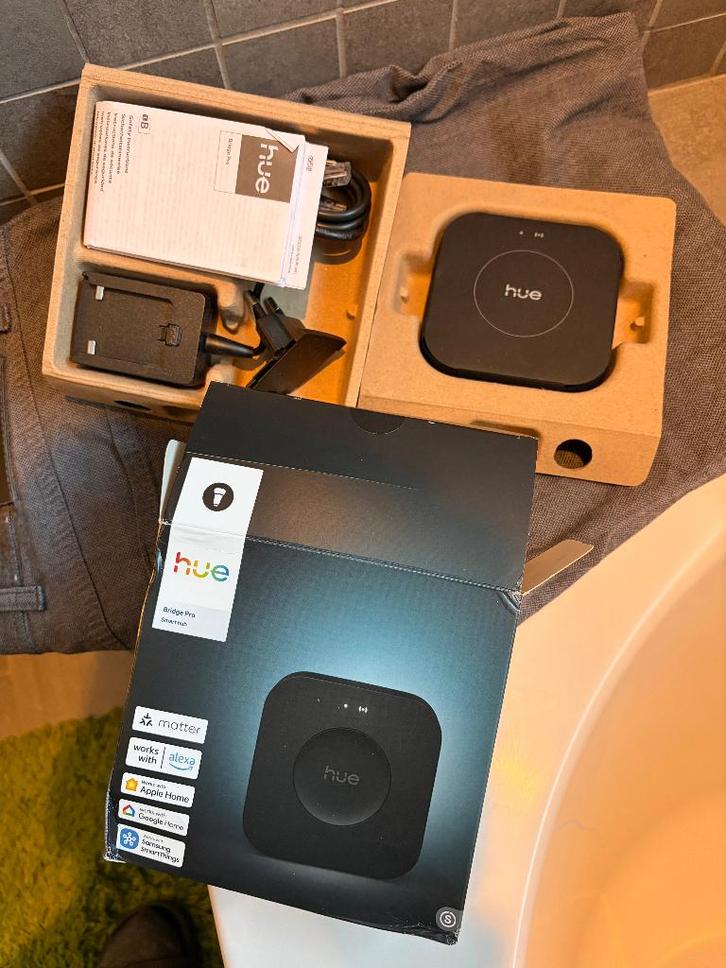 Philips Hue Bridge Pro, Huis en Inrichting, Lampen | Spots, Nieuw, Ophalen of Verzenden