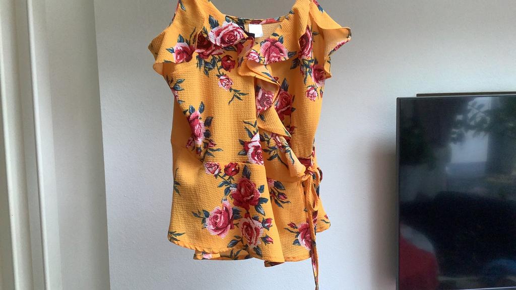 Joli haut cache-cœur. Taille 36., Sans manches, Divided, Enlèvement ou Envoi, Taille 36 (S)