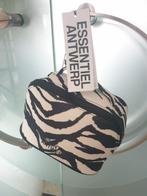 Toiletzak essentiel antwerp, Ophalen