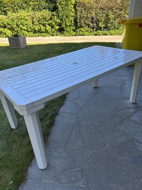 Tuintafel en 4 kussens voor Tuinstoelen met beschermhoes, Huis en Inrichting, Tafels | Eettafels, Gebruikt, Kunststof, Ophalen