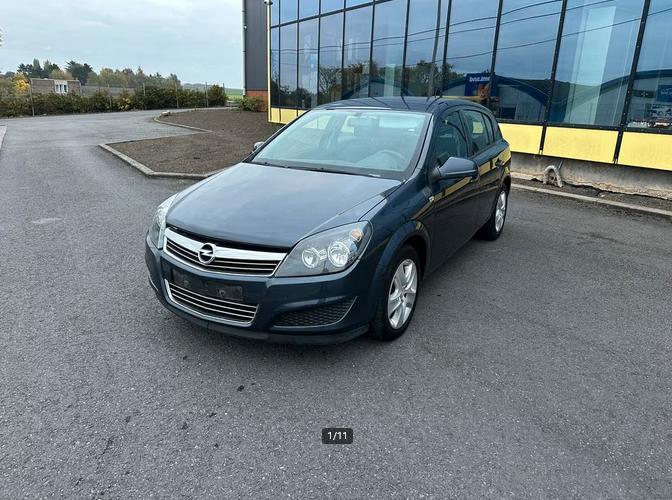 Opel Astra Bj .. 2011 .1.6 benzine..142.,000km..Euro.5, Autos, Opel, Entreprise, Astra, Essence, Enlèvement