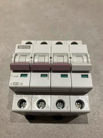 TECO - Automaat TC 3P+N 32A 10kA Curve C beschikbaar voor biedingen